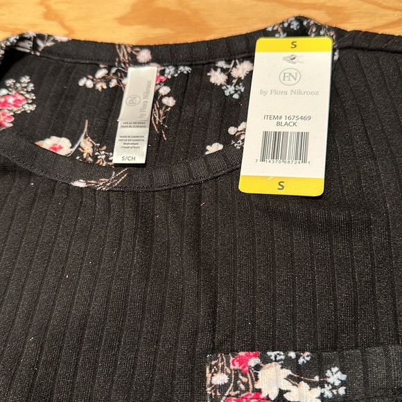 2pc pj’s black and floral knit - Picture 4 of 5